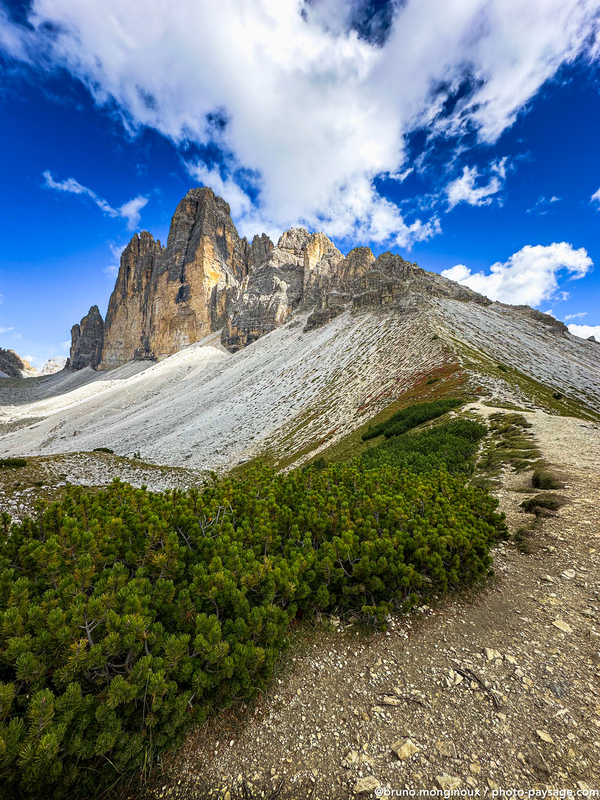 Dolomites, les trois cimes de Lavaredo
Face nord des trois cimes, 
Dolomites, Italie
Mots-clés: dolomites italie_autre cadrage_vertical les_plus_belles_images_de_nature categ_ete