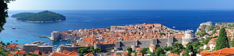 Dubrovnik, Croatie : vue panoramique
Vue panoramique de Dubrovnik, son port, ses remparts, et la mer Adriatique en arrière plan.
Mots-clés: remparts adriatique photo_panoramique les_plus_belles_images_de_ville