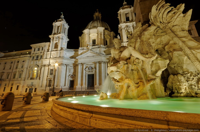 Fontaine des Quatre Fleuves - Place Navone - Rome
Piazza Navona, Rome, Italie
Mots-clés: rome italie rome_by_night categ_fontaine monument nuit eglise les_plus_belles_images_de_ville