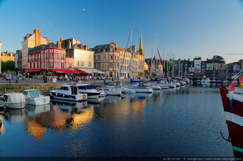 Honfleur, le port en fin d'après midi
Honfleur, Normandie, France
Mots-clés: normandie calvados port bateau categ_ete reflets
