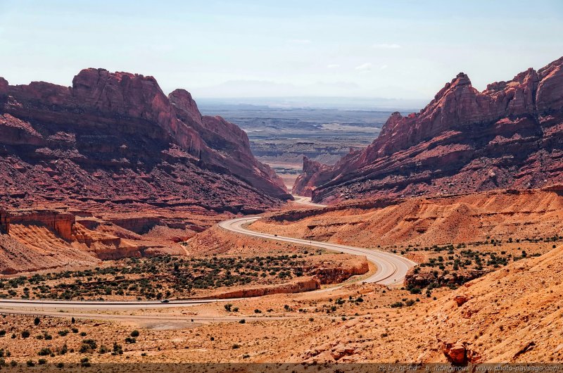 Le canyon Spotted Wolf, traversé par l'Interstate 70
Utah, USA
Mots-clés: utah usa route desert