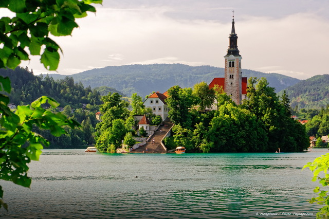 L'église néogothique du XV siècle sur l'à®le de Bled
Bled, Slovénie
Mots-clés: bled slovenie categorielac categ_ete escalier les_plus_belles_images_de_ville regle_des_tiers