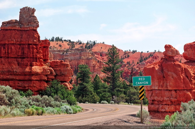 L'entrée de Red Canyon sur la route 12
Red Canyon, Scenic byway 12, Utah, USA
Mots-clés: red_canyon utah usa categ_ete routes_ouest_amerique montagne_usa