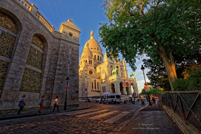 La basilique du Sacré Coeur vue depuis la rue Azais
Montmartre, Paris, France
Mots-clés: eglise monument