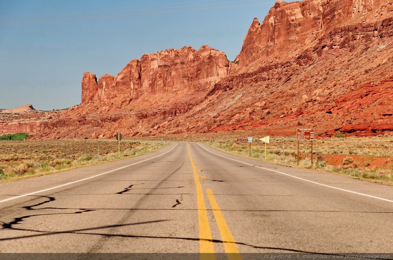 La route 313 qui mène Parc National de Canyonlands
Moab, Utah, USA
Mots-clés: utah usa desert routes_ouest_amerique