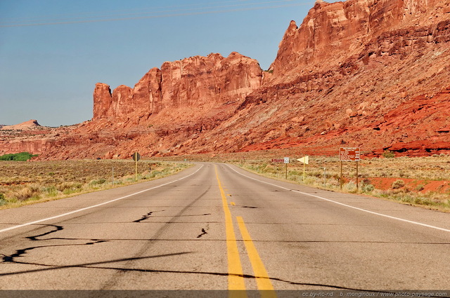 La route 313 qui mène Parc National de Canyonlands
Moab, Utah, USA
Mots-clés: utah usa desert routes_ouest_amerique