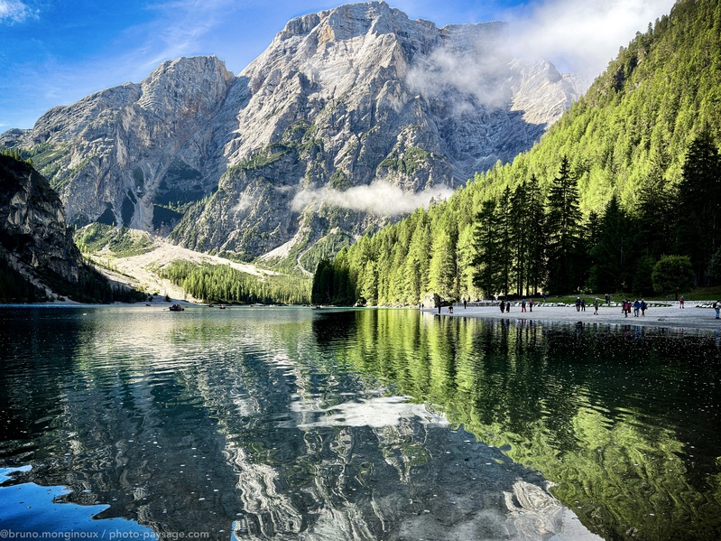 La montagne se reflète dans le lac de Braies
Lago di Braies / Pragser Wildsee, Dolomites, Italie
Mots-clés: Categorielac italie_autre categ_ete reflet