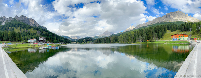 Lago di Misurina
 Vue panoramique du lac de Misurina
Dolomites, Italie
Mots-clés: Dolomites categ_ete reflets foret_alpes categorielac italie_autre