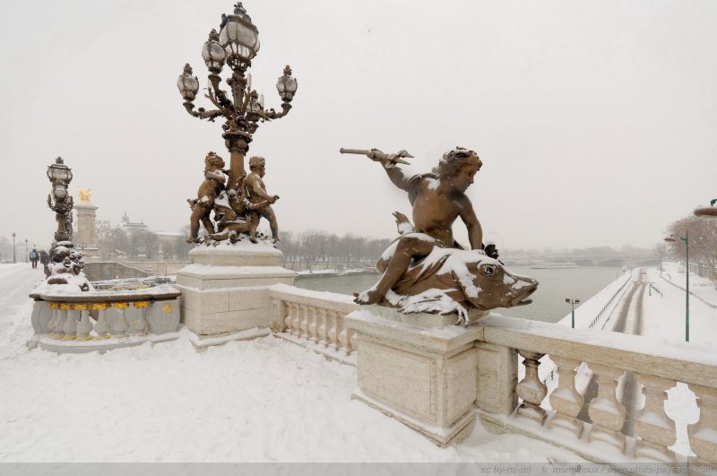 Le pont Alexandre III est recouvert de neige
Paris, France
Mots-clés: neige paris hiver les_ponts_de_paris invalides