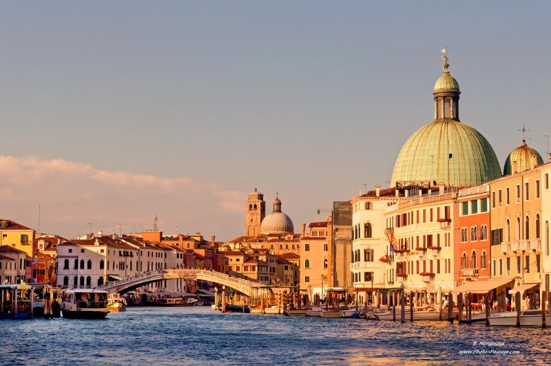Le grand canal de Venise - 12
[Voyage à Venise, Italie]
Mots-clés: venise italie monument unesco_patrimoine_mondial canal cite_des_doges