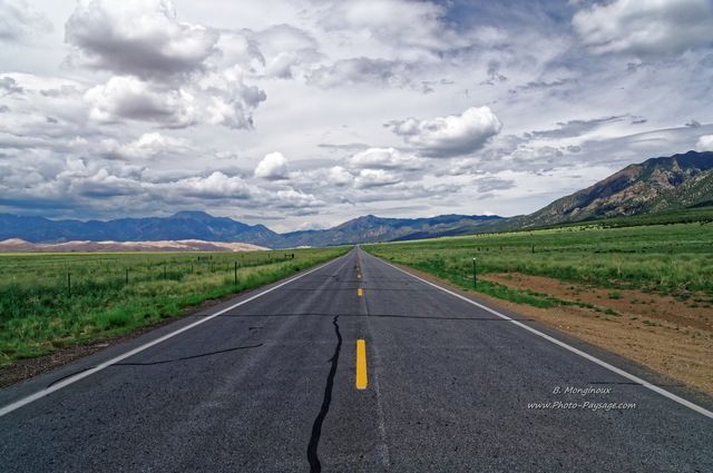 Les Great Sand Dunes vues depuis la route CO150
Great Sand Dunes National Park, Colorado, USA
Mots-clés: colorado usa categ_ete desert dune sable routes_ouest_amerique ciel_d_en_bas