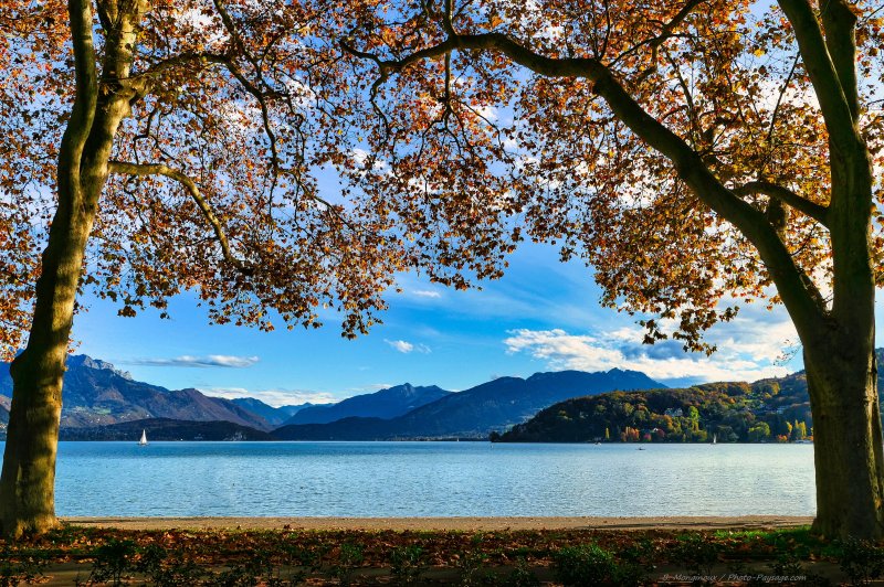 Panorama automnal sur le lac d'Annecy
Haute-Savoie
Mots-clés: automne categorielac platane belles-photos-automne