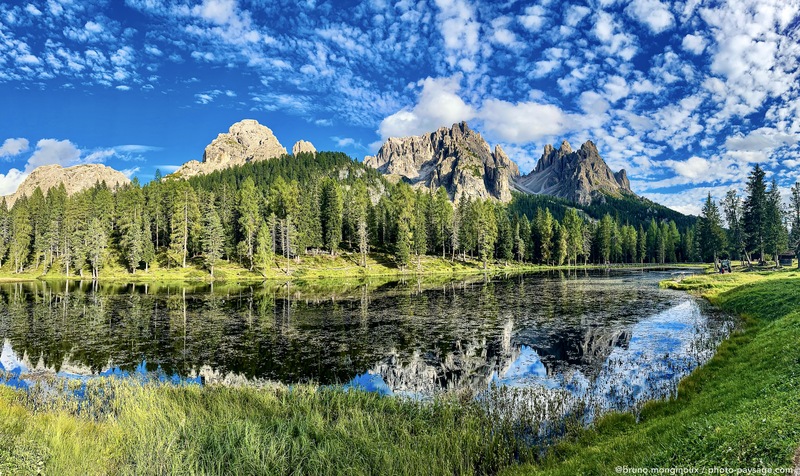 Lago d’Antorno
La montagne se reflète à la surface du lac d’Antorno. 
Dolomites, Italie
Mots-clés: Categorielac photo_panoramique categ_ete banc italie_autre foret_alpes dolomites les_plus_belles_images_de_nature