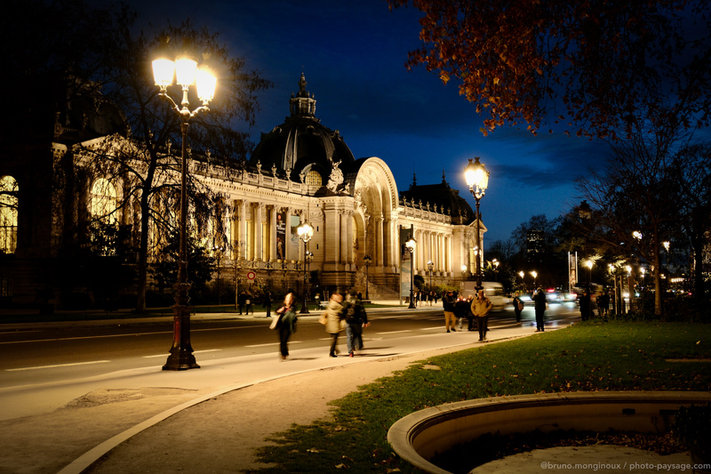 Le Petit Palais
Paris by night 
Mots-clés: paris_by_night Lampadaire les_plus_belles_images_de_ville