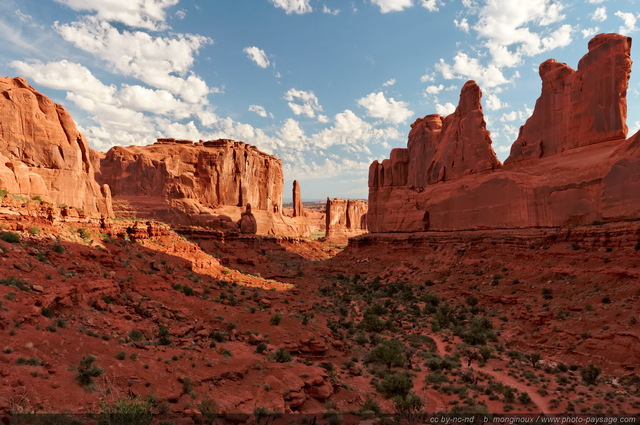 Park Avenue
Arches National Park, Utah, USA
Mots-clés: USA etats-unis utah arche_naturelle categ_ete falaise desert