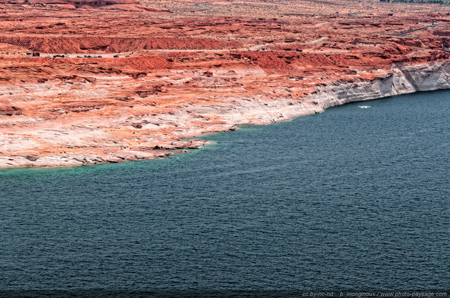 Baignade sur le lac Powell
Lac Powell, Page, Arizona (USA)
Mots-clés: page_az categorielac usa utah arizona