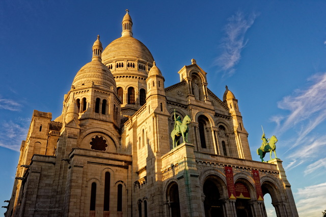 Rayons de soleil couchant sur la basilique du Sacré Coeur
Montmartre, Paris, France
Mots-clés: eglise monument