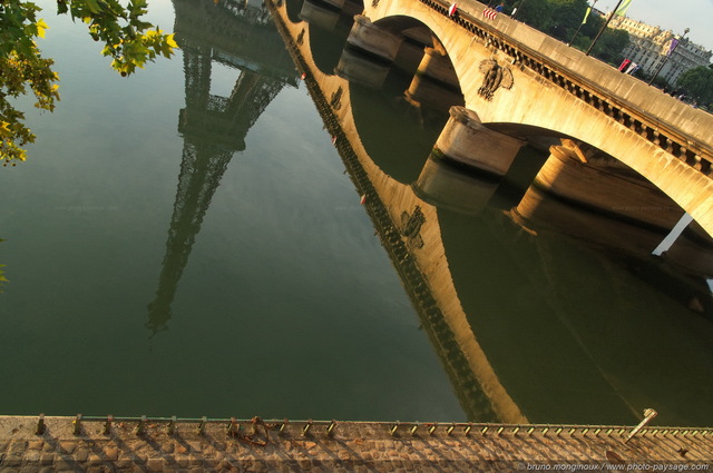 Reflets de Tour Eiffel et du pont d'Iéna dans la Seine
Paris, France
Mots-clés: Tour_Eiffel Paris monument paysage_urbain reflets quai la_seine pont_d_iena fleuve les_ponts_de_paris les_plus_belles_images_de_ville