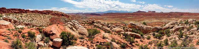 Salt Valley overlook 
(assemblage panoramique HD)
Sur la gauche : Fiery Furnace

Arches National Park, Utah, USA
Mots-clés: utah usa categ_ete photo_panoramique desert