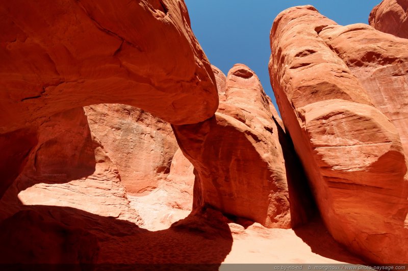 Sand Dunes Arch
Arches National Park, Utah, USA
Mots-clés: USA etats-unis utah arche_naturelle categ_ete falaise desert
