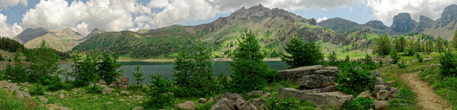 Sentier de randonnée autour du lac d'Allos   03
[Parc national du Mercantour]
Mots-clés: categ_ete photo_panoramique categorielac sentier foret_alpes