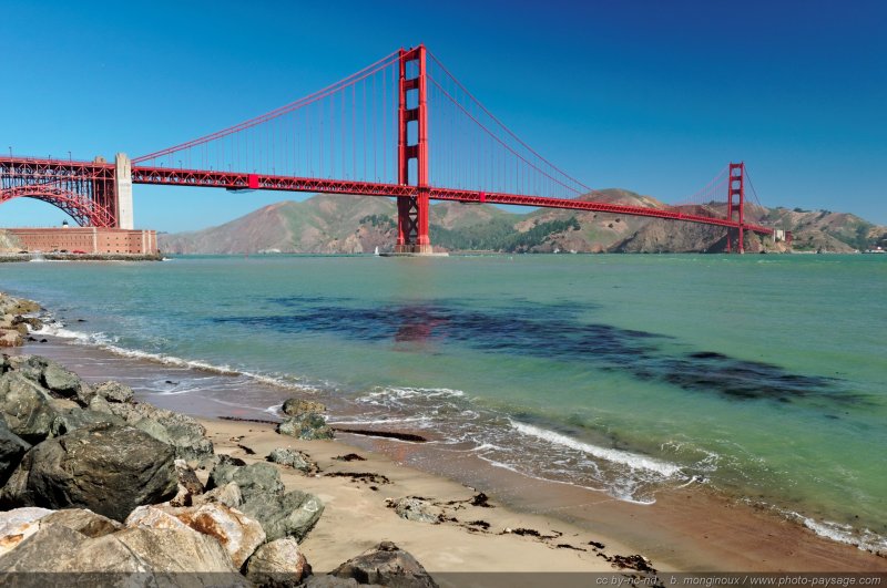 Sur les rives de la baie de San Francisco, en arrière plan le Golden Gate bridge
San Francisco, Californie, USA
Mots-clés: USA etats-unis californie ocean pacifique categ_pont san-francisco plage