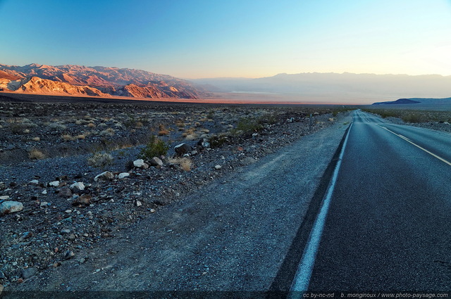 Traversée matinale du désert de la Vallée de la Mort
Route 190, Death Valley National Park, Californie, USA
Mots-clés: californie usa etats-unis desert vallee_de_la_mort routes_ouest_amerique lever_de_soleil categ_ete