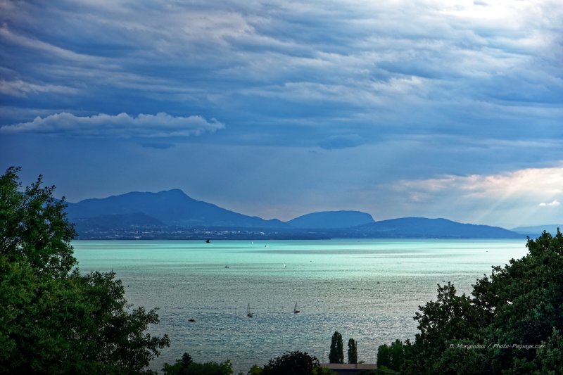 Un rayon de soleil sur le lac Léman
Lausanne, Suisse
Mots-clés: suisse categorielac categ_ete lac_leman