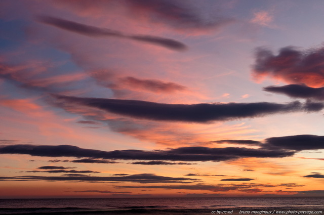 Un ciel multicolore après le coucher du soleil
Massif dunaire de l'Espiguette
Le Grau du Roi / Port Camargue (Gard). 
Mots-clés: camargue gard mediterranee littoral mer crepuscule ciel nuage languedoc_roussillon