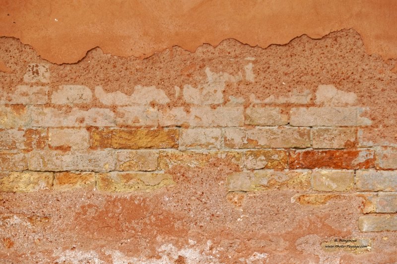 Un mur décrépi à Venise
[Voyage à Venise, Italie]
Mots-clés: venise italie categ_mur texture cite_des_doges