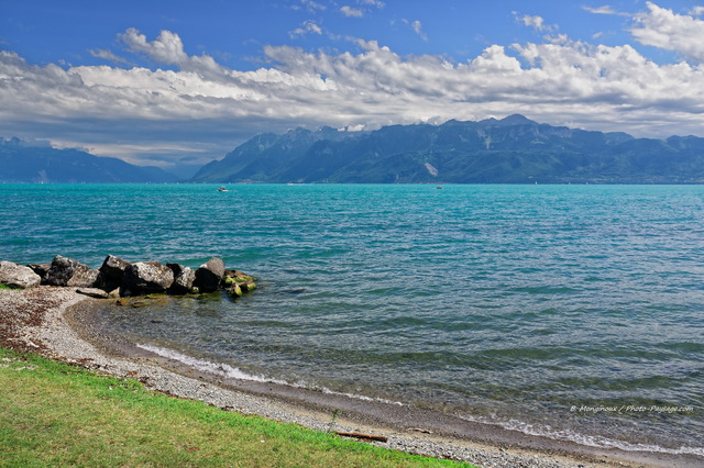 Une plage au bord du lac Léman
Pully (près de Lausanne), Suisse
Mots-clés: suisse categorielac categ_ete plage lac_leman