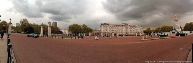 Vue panoramique de Buckingham Palace et du Victoria Memorial
Londres, Royaume-Uni
Mots-clés: londres Royaume_Uni photo_panoramique