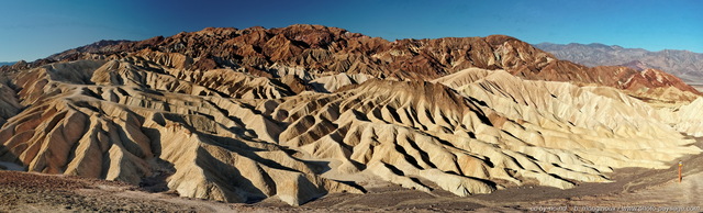 Vue panoramique de Zabriskie Point dans le désert de la Vallée de la Mort
(assemblage panoranique HD)
Zabriskie point (Furnace Creek)
Death Valley National Park, Californie, USA
Mots-clés: photo_panoramique californie desert montagne_usa death-valley usa nature categ_ete les_plus_belles_images_de_nature