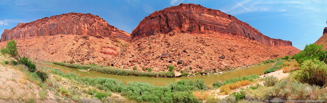 Vue panoramique du fleuve Colorado, le long de la route UT 128
Moab, Utah, USA
Mots-clés: moab utah usa fleuve fleuve_colorado photo_panoramique