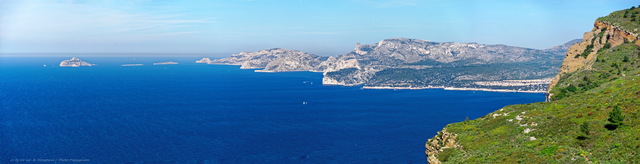 Vue panoramique du littoral provençal depuis les falaises Soubeyranes
Face à la baie de Cassis et au massif des calanques.
Falaises Soubeyranes / Cap Canaille, Cassis, France
Mots-clés: photo_panoramique categ_ete