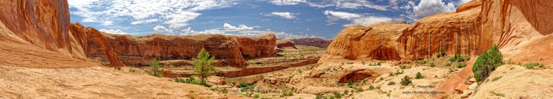 Vue panoramique sur la Corona Arch et le désert environnant
Moab, Utah, USA
Mots-clés: moab utah usa desert arche_naturelle photo_panoramique
