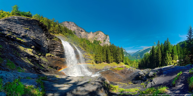 Vue panoramique d'un arc-en-ciel au pied de la cascade du Rouget
Sixt-fer-à -cheval,
Haute-Savoie, France
Mots-clés: Sixt-Fer-a-Cheval photo_panoramique cascade montagne categ_ete panorama nature foret_alpes arc-en-ciel les_plus_belles_images_de_nature