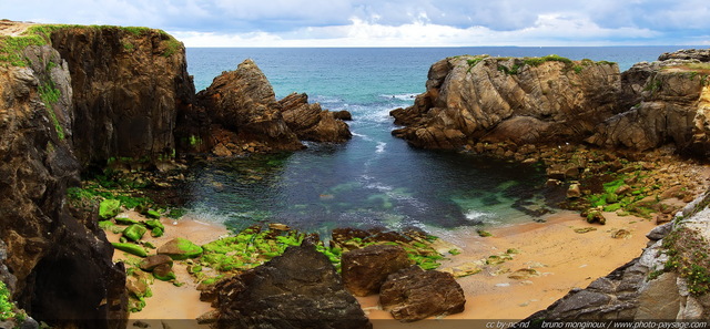 Vue panoramique de rochers à marée basse sur la Côte Sauvage de Quiberon
Presqu'île de Quiberon, Morbihan, Bretagne
Mots-clés: quiberon morbihan bretagne littoral ocean atlantique categ_ete falaise photo_panoramique les_plus_belles_images_de_nature