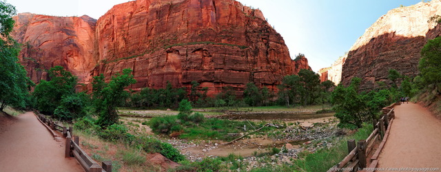 Zion : le canyon de la rivière Virgin
Photo panoramique HD prise à partir du sentier de randonnée qui longe la rivière Virgin. Ces falaises sont aussi impressionnantes par leur hauteur que par leur couleur rouge vif, qui contraste avec le bleu du ciel et le vert intense des arbres à leur pied. 

Zion National Park, Utah, USA

Mots-clés: zion utah usa categ_ete riviere photo_panoramique canyon montagne_usa