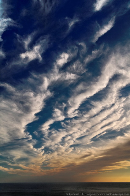 Ciel de Provence
Photographié depuis les falaises de Cap Canaille, au-dessus de la baie de Cassis.
Mots-clés: ciel nuage provence mer calanques cadrage_vertical