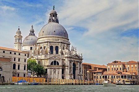 Basilique_Santa_Maria_della_Salute_de_Venise.jpg