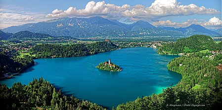 Bled_Slovenie-lac-ile-eglise-chateau-panorama.jpg