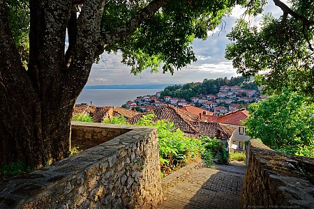 Descente-vers-le-vieux-Ohrid.jpg