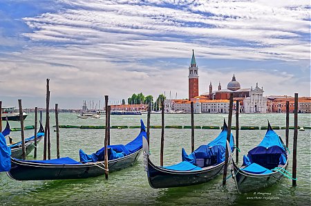 Gondoles_a_Venise_-08.jpg