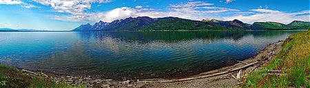 Jackson_Lake2C_vue_panoramique_depuis_la_plage.jpg