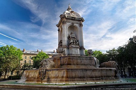 La_fontaine_de_la_place_Saint_Sulpice.jpg