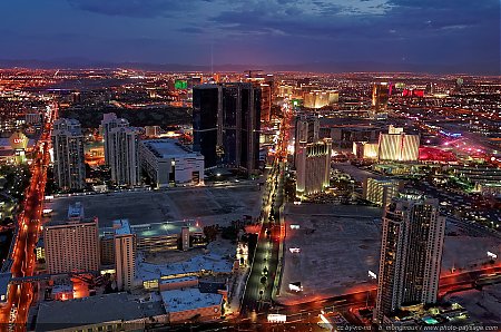 Las-Vegas-by-night.jpg