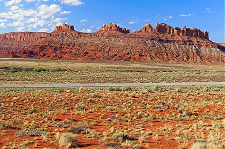 Le-desert-a-quelques-miles-de-Moab.jpg