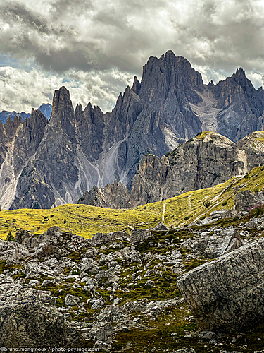 Nom du fichier=Magnifique-paysage-montagne-Dolomites-IMG_6978.jpeg
Taille du fichier=7375Ko
Dimensions : 3024x4032
Ajouté le : 14 Septembre 2025