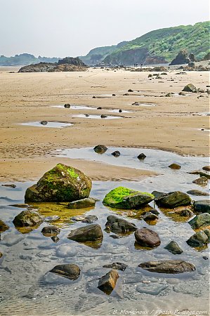 Maree-basse-plage-bretagne.jpg